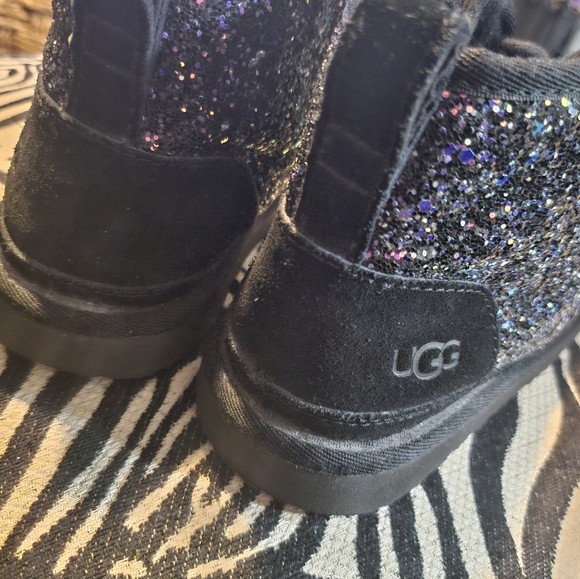 UGG Kids Black Glitter Lace-Up Ankle Boots - Picture 3 of 7